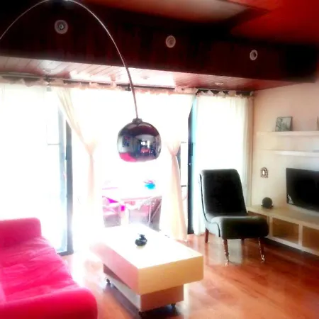 2 Bedrooms House At 500 M Away From The With Enclosed Garden *